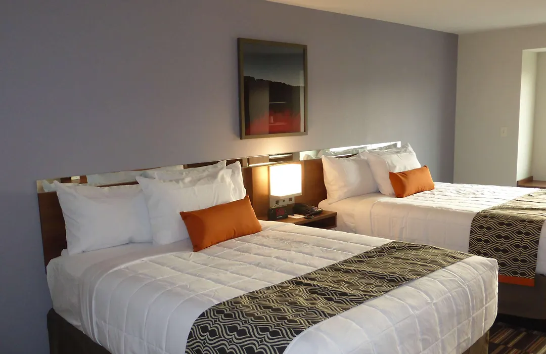 Microtel Inn & Suites By Wyndham Niagara Falls-1